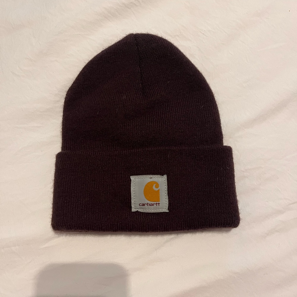 Maroon carhartt beanie